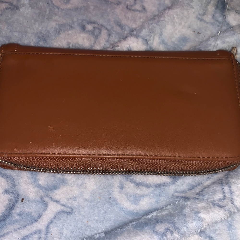 Ellen Tracy Brown Leather Women's Wallet - Picture 4 of 7